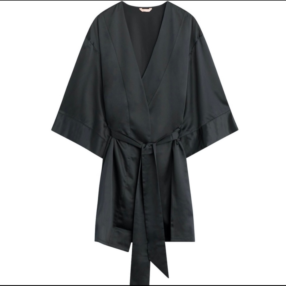 NWT ThirdLove Satin Black robe with pink beanie